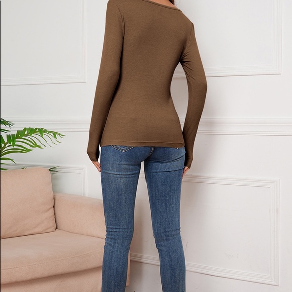 V-Neck Ruched Button Top - Picture 14 of 14